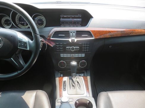 Used 2013 Mercedes-Benz C 300 4MATIC Sedan image 16