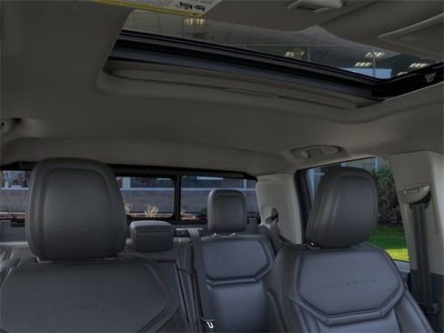 New 2025 Ford Maverick Lariat w/ Black Appearance Package image 12