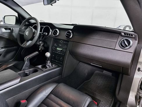 Used 2009 Ford Mustang GT Premium RWD image 29