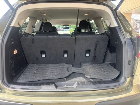 Used 2022 Subaru Ascent Limited AWD/4WD image 17
