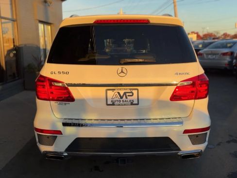 Used 2015 Mercedes-Benz GL 550 4MATIC image 4