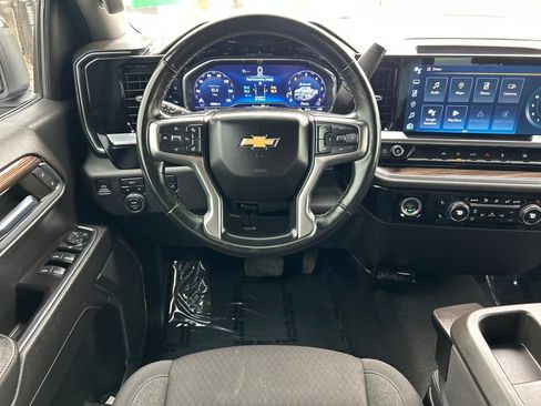 Used 2023 Chevrolet Silverado 1500 LT image 9