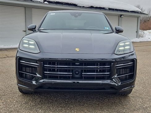 Certified 2024 Porsche Cayenne Turbo image 10