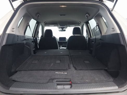 Used 2023 Nissan Rogue SV image 27