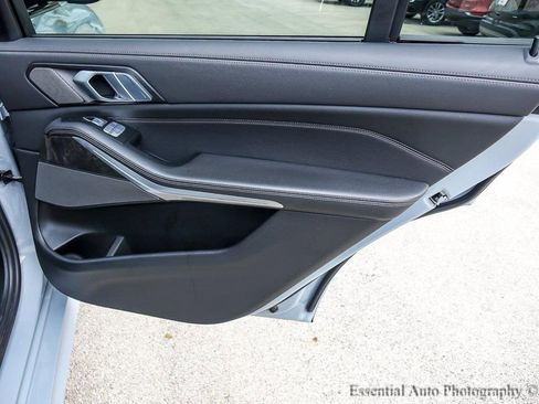 Used 2023 BMW X7 xDrive40i w/ M Sport Package image 28