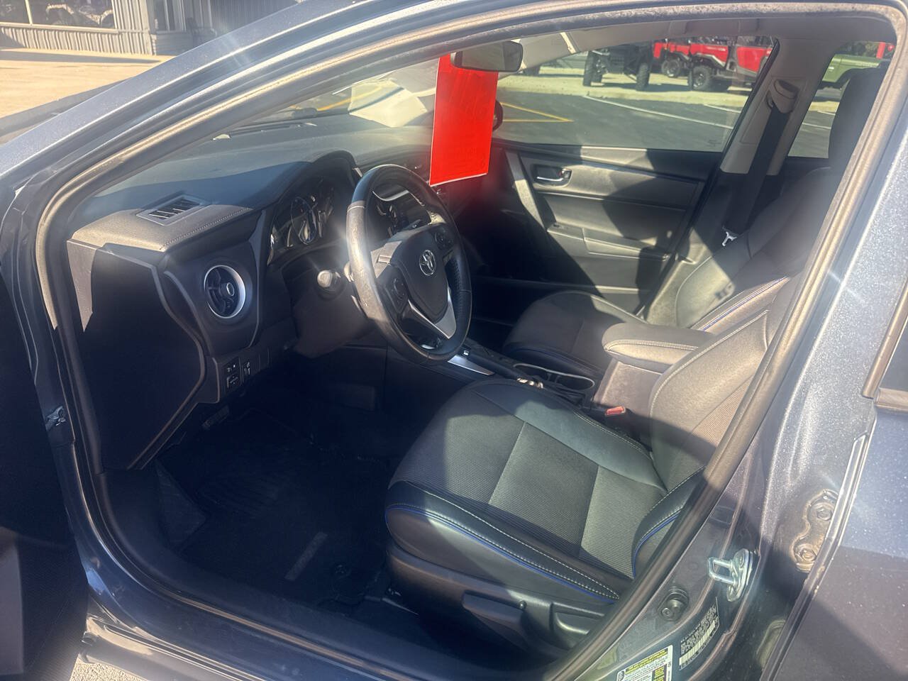 Used 2017 Toyota Corolla SE w/ Carpet Mat Package (TMS) FWD image 14