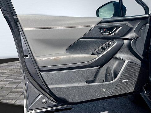 Used 2024 Subaru Crosstrek 2.5i Limited w/ Crosstrek Mirror Package image 18