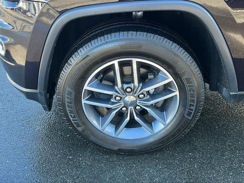 Used 2018 Jeep Grand Cherokee Limited image 8