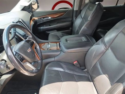 Used 2020 Cadillac Escalade ESV Luxury RWD image 10