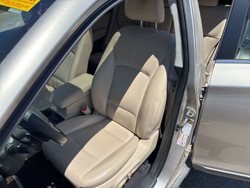 Used 2017 Subaru Outback 3.6R Limited image 3