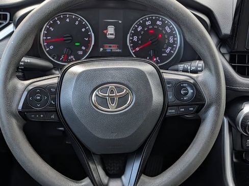 Used 2022 Toyota RAV4 XLE AWD/4WD image 12
