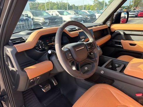 Used 2023 Land Rover Defender 110 V8 AWD/4WD image 14