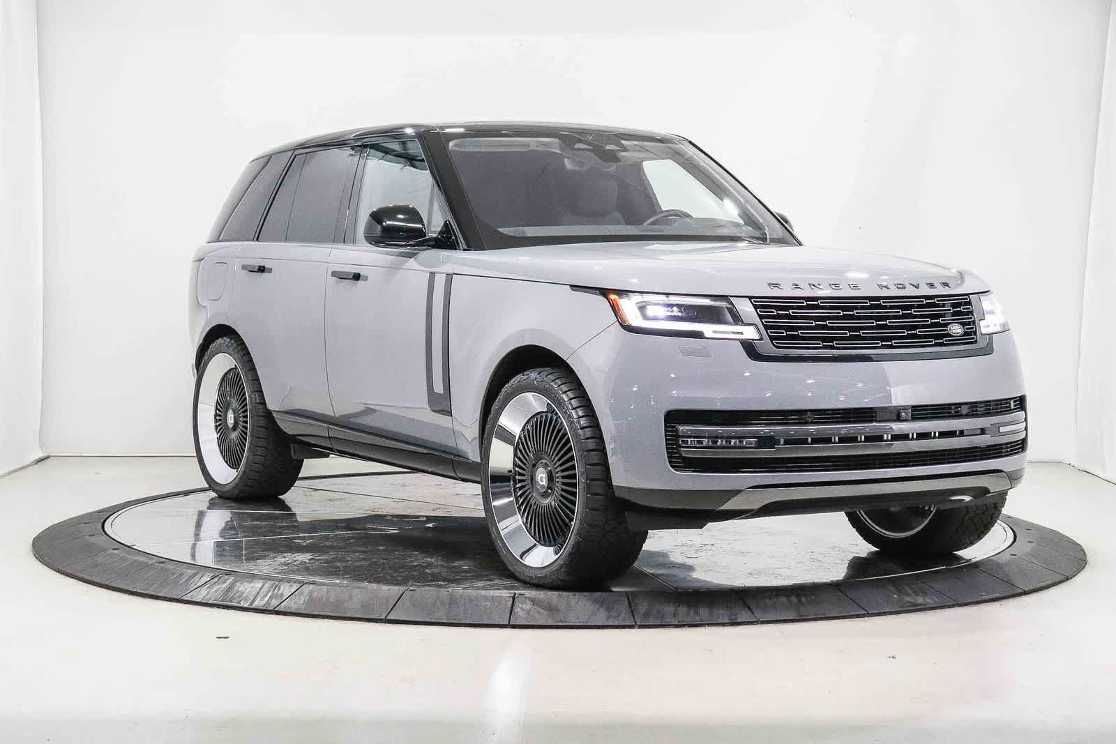 Used 2022 Land Rover Range Rover SE AWD/4WD image 4