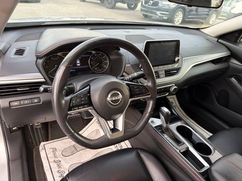 Used 2023 Nissan Altima 2.5 SR FWD image 8