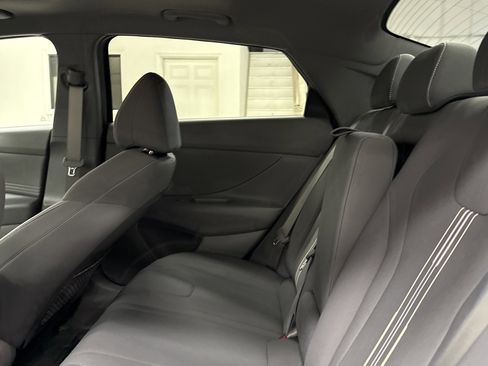 Used 2024 Hyundai Elantra SEL w/ Convenience Package image 12