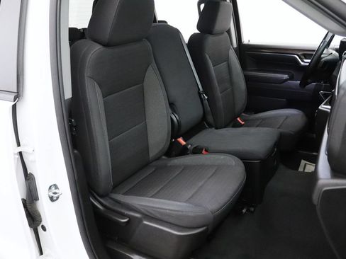 Used 2023 Chevrolet Silverado 1500 LT AWD/4WD image 17