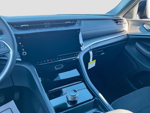 New 2026 Jeep Grand Cherokee Altitude RWD image 19