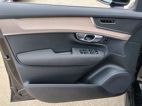 New 2026 Volvo XC90 B5 Core w/ Protection Package AWD/4WD image 9