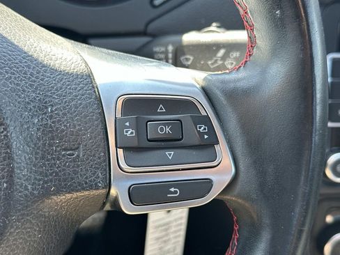 Used 2012 Volkswagen Jetta GLI FWD image 25