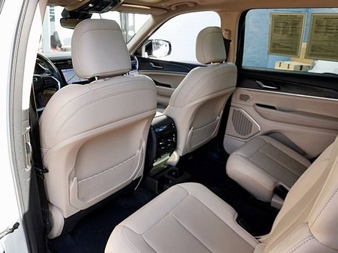 Used 2021 Jeep Grand Cherokee L Limited image 19