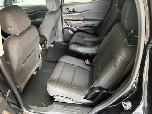 Used 2022 GMC Acadia SLE w/ Driver Convenience Package FWD image 36