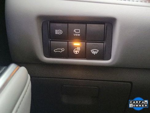 Used 2021 Toyota Highlander Platinum image 16