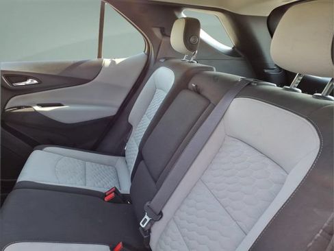 Used 2019 Chevrolet Equinox LS FWD image 17