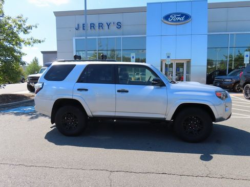 Used 2021 Toyota 4Runner Venture image 4