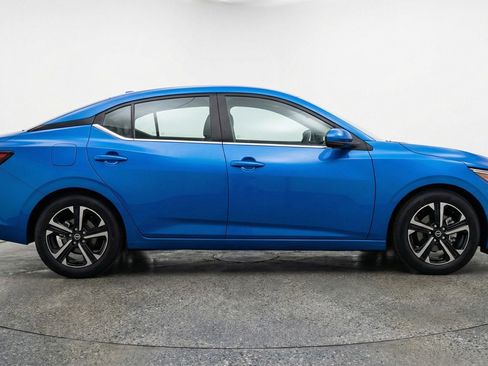 Used 2025 Nissan Sentra SV FWD image 11