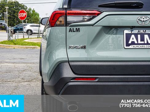 Used 2023 Toyota RAV4 XLE Premium image 17