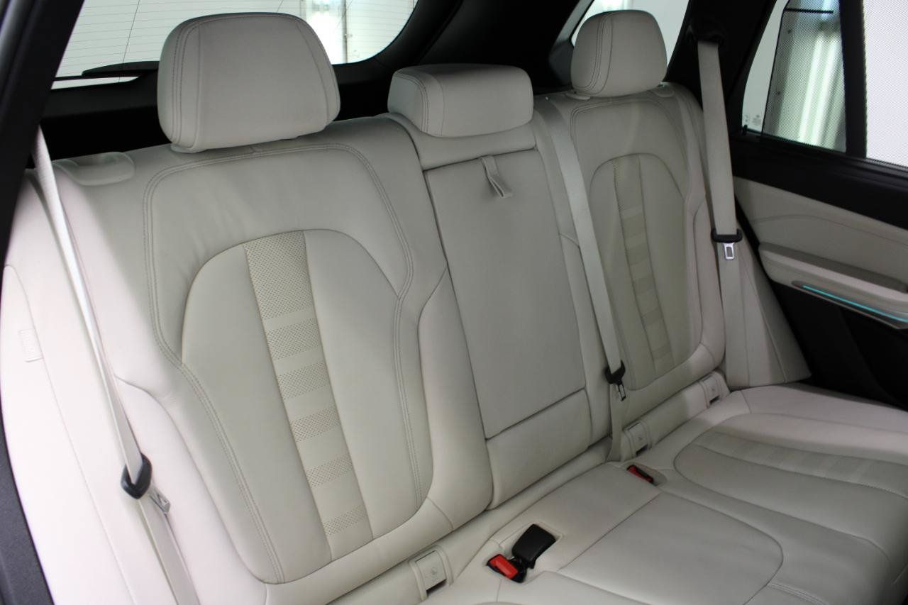 Used 2022 BMW X5 xDrive40i w/ M Sport Package AWD/4WD image 46