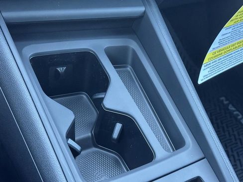 New 2026 Volkswagen Tiguan SE R-Line image 9