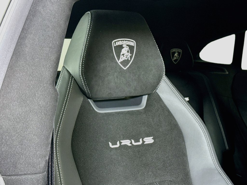 Used 2024 Lamborghini Urus Performante AWD/4WD image 22