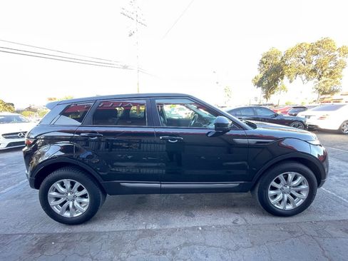 Used 2018 Land Rover Range Rover Evoque SE image 4