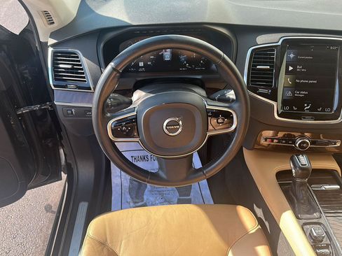 Used 2016 Volvo XC90 T6 Momentum w/ Momentum Plus Package AWD/4WD image 9