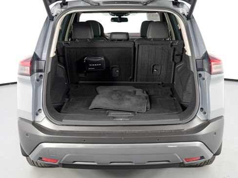 Used 2023 Nissan Rogue SL w/ SL Premium Package image 9