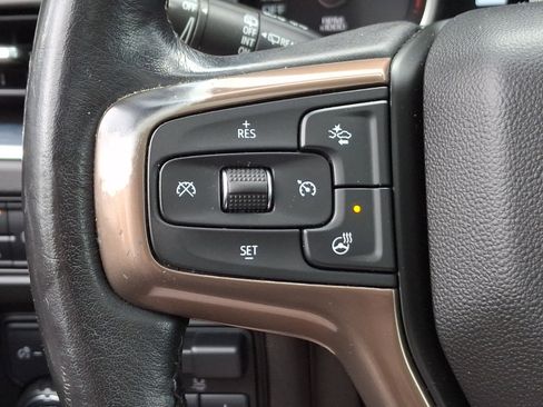 Used 2021 Chevrolet Suburban High Country w/ Premium Package AWD/4WD image 23