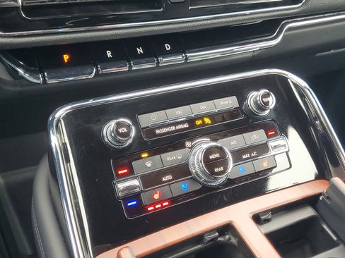 Certified 2023 Lincoln Navigator Reserve image 18