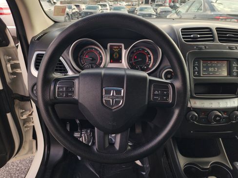 Used 2018 Dodge Journey SE image 22