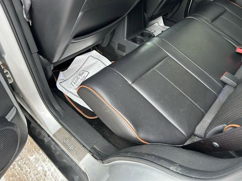 Used 2011 Jeep Liberty 70th Anniversary image 9