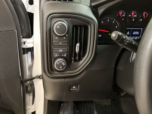 Used 2025 Chevrolet Silverado 3500 W/T image 14