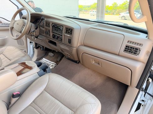 Used 2000 Ford Excursion Limited AWD/4WD image 27