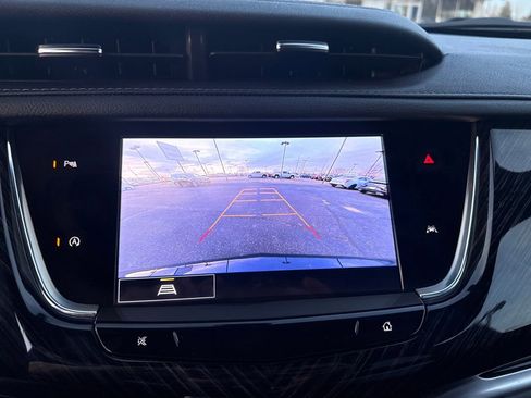 Used 2025 Cadillac XT6 Premium Luxury image 21