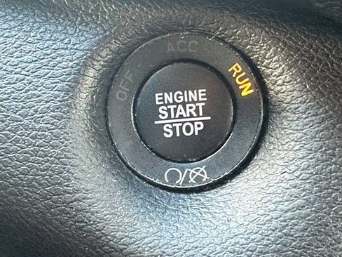 Used 2019 Jeep Cherokee High Altitude AWD/4WD image 12