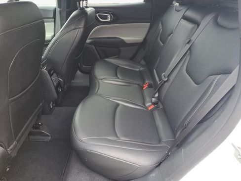 Used 2025 Jeep Compass Limited AWD/4WD image 15