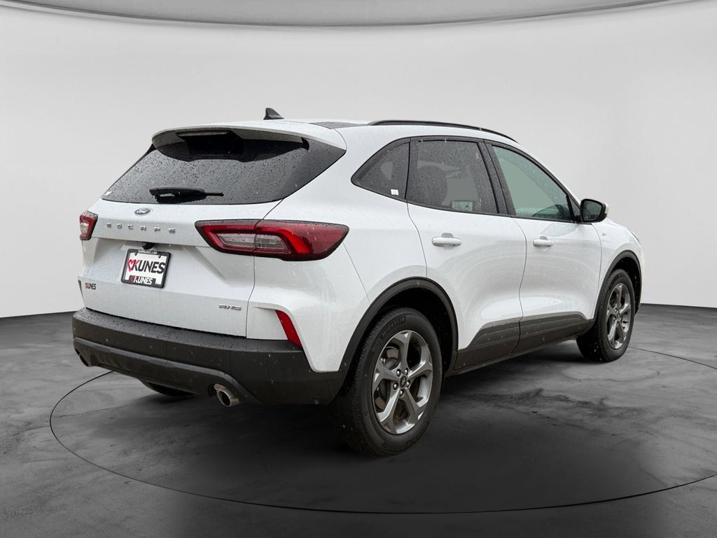 Used 2025 Ford Escape ST-Line Select AWD/4WD image 9