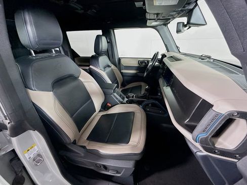 Used 2021 Ford Bronco Wildtrak image 28