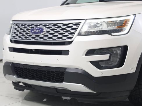 Used 2016 Ford Explorer Platinum image 54