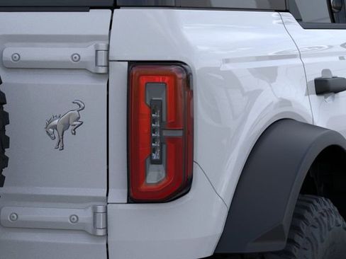 New 2026 Ford Bronco Outer Banks w/ Sasquatch Package image 24