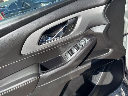 Used 2020 Chevrolet Traverse LS FWD image 13